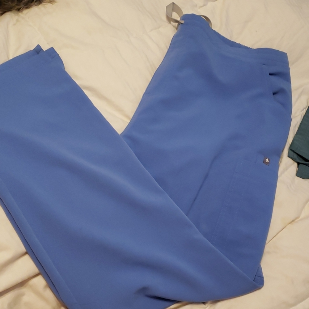 FIGS scrubs XXL